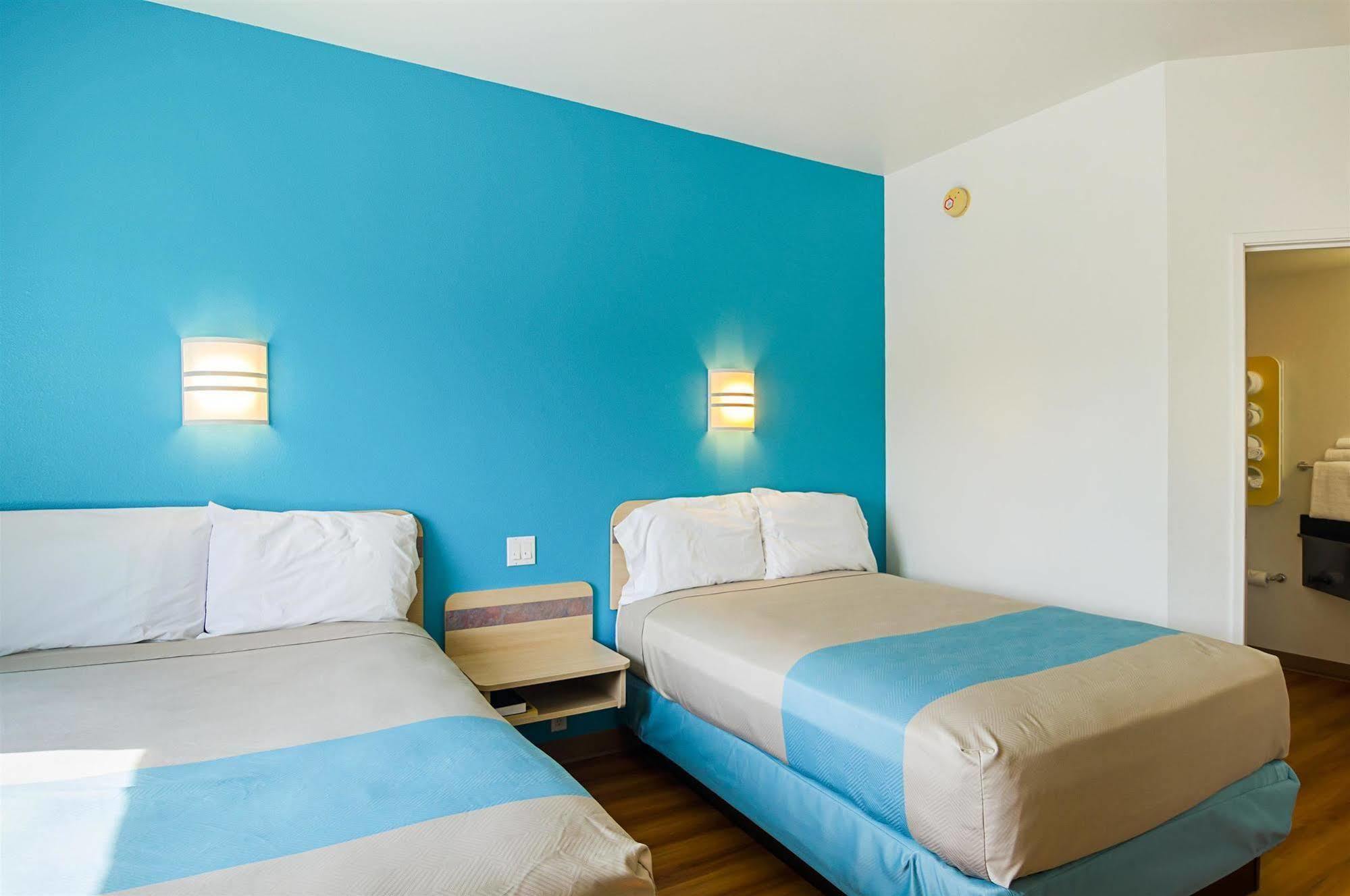 6-wheatland, Wy Hotel